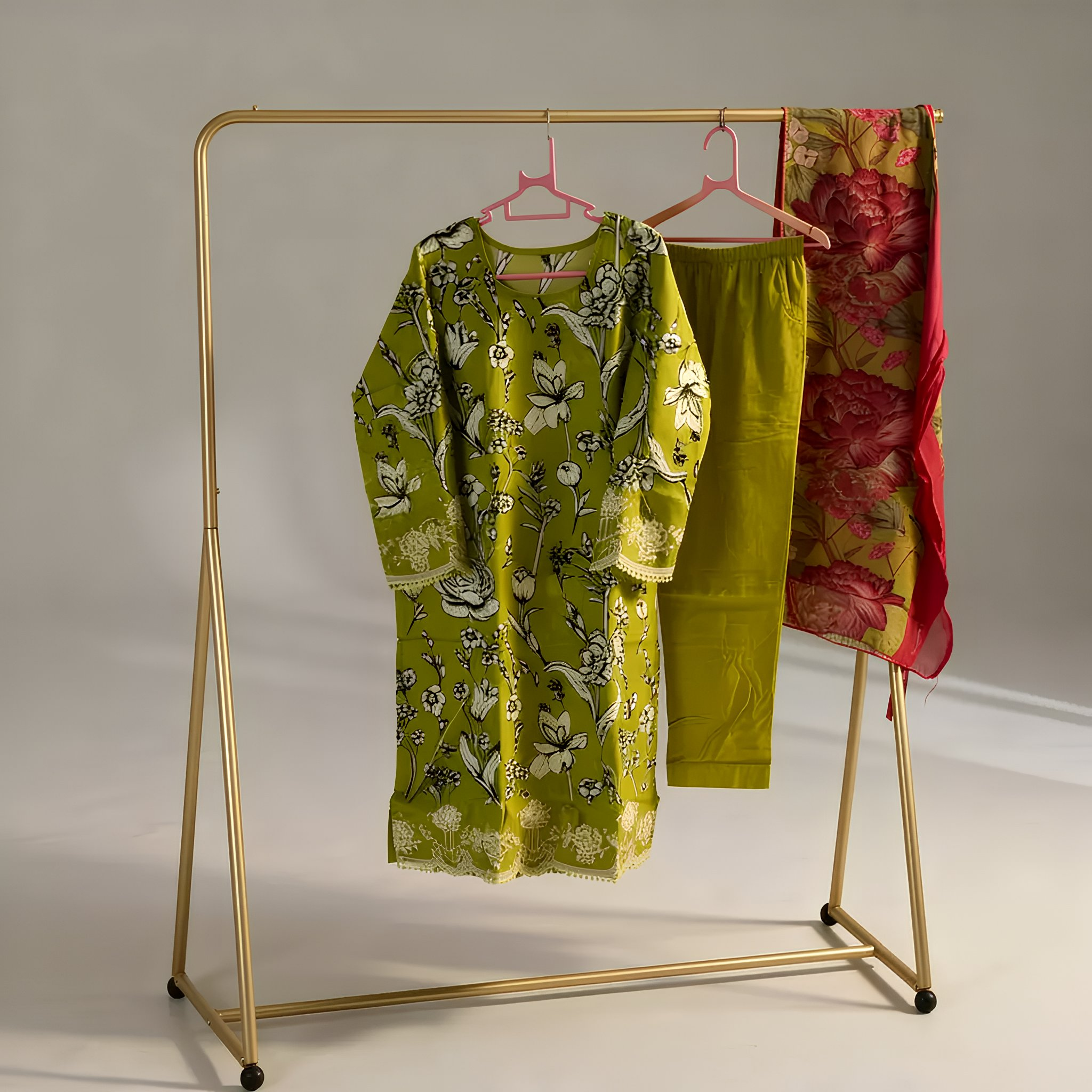 Fresh Green Floral Printed Cotton Blend Suit Set with Contrast Dupatta  mo3.5